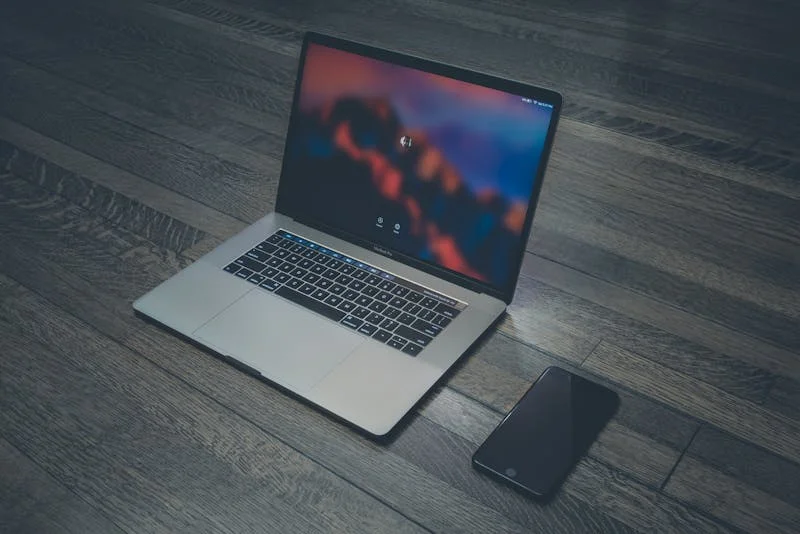 MacBook Pro 16" M3 Pro - Professional Setup (Demo)
