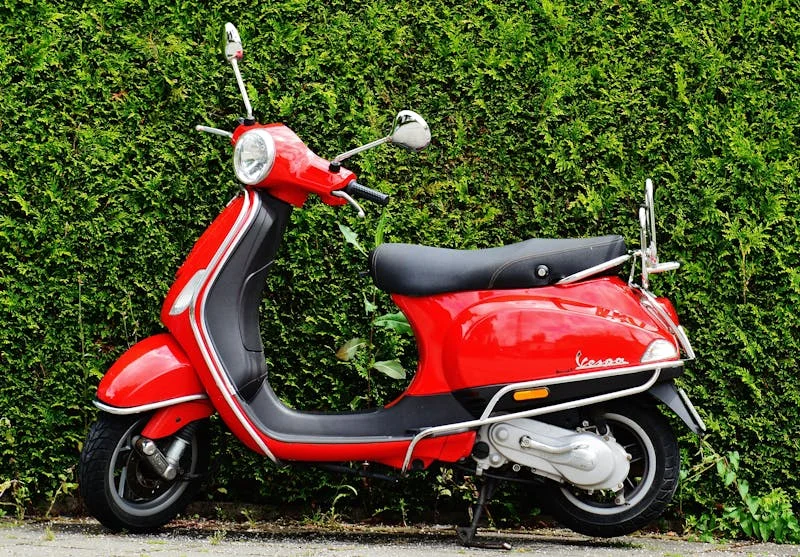 Vespa Primavera 125 - Classic Italian Style (Demo)